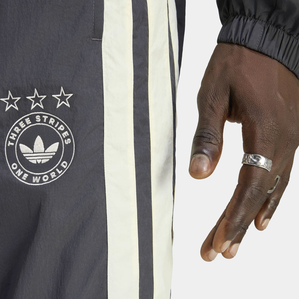 Штани чоловічі adidas Originals GFX Track Woven