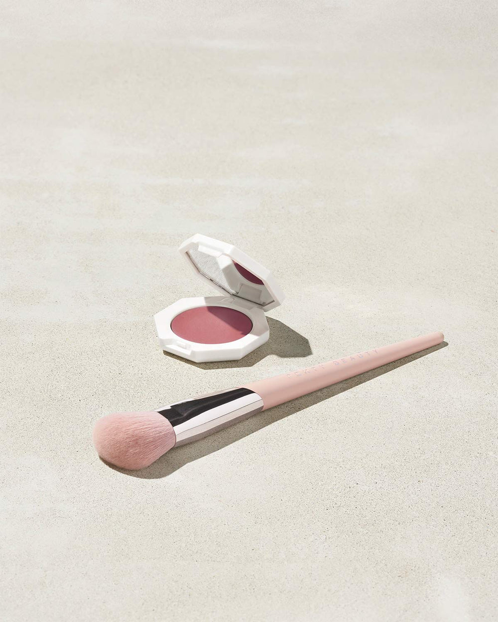 Рум'яна Fenty Beauty Cheeks Out Freestyle Cream Blush, відтінок COOL BERRY