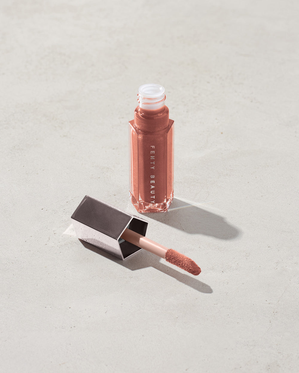 Блиск для губ Fenty Beauty Gloss Bomb Universal Lip Luminizer, відтінок Fenty Glow