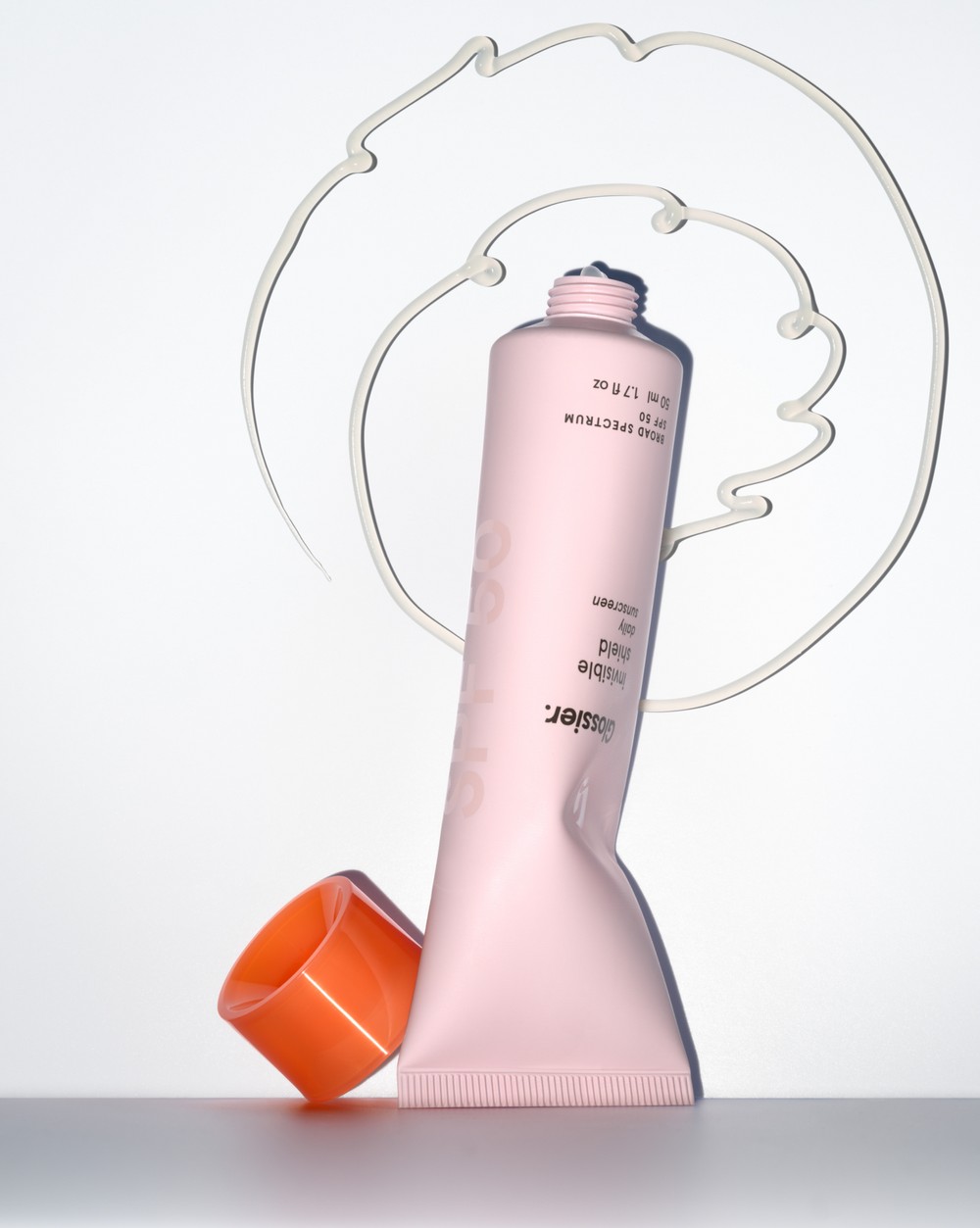 Сонцезахисний засіб Glossier Invisible Shield SPF 50