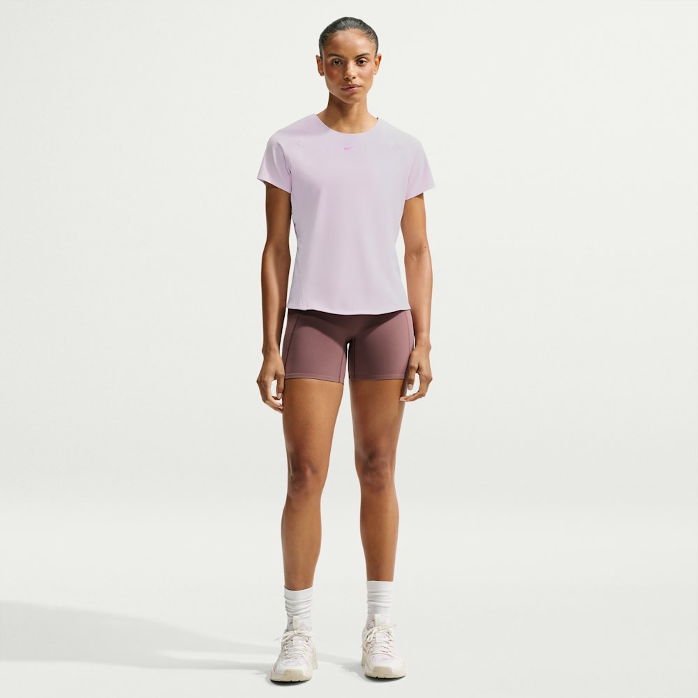 Футболка жіноча Nike Universa