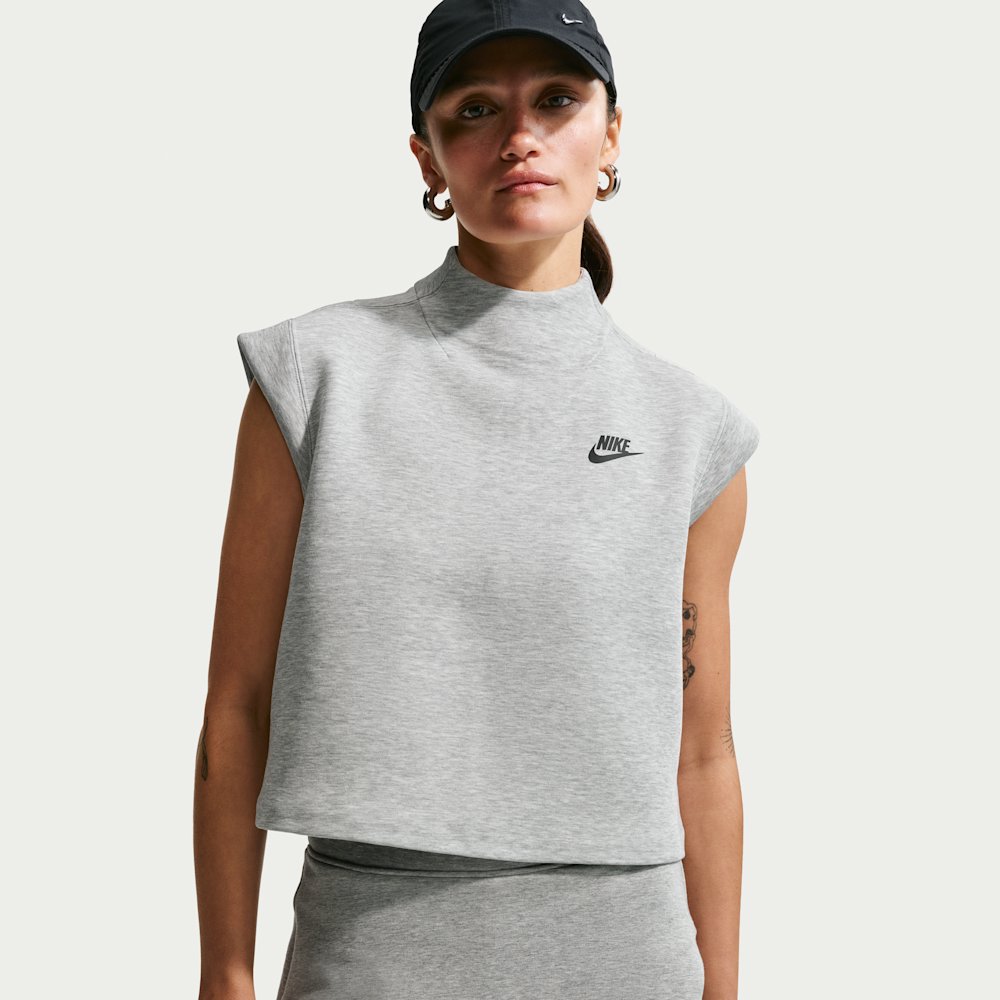 Футболка жіноча Nike Sportswear Tech Fleece