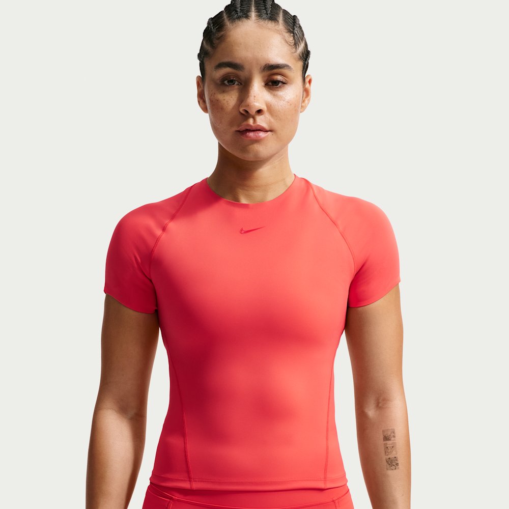Футболка жіноча Nike Universa
