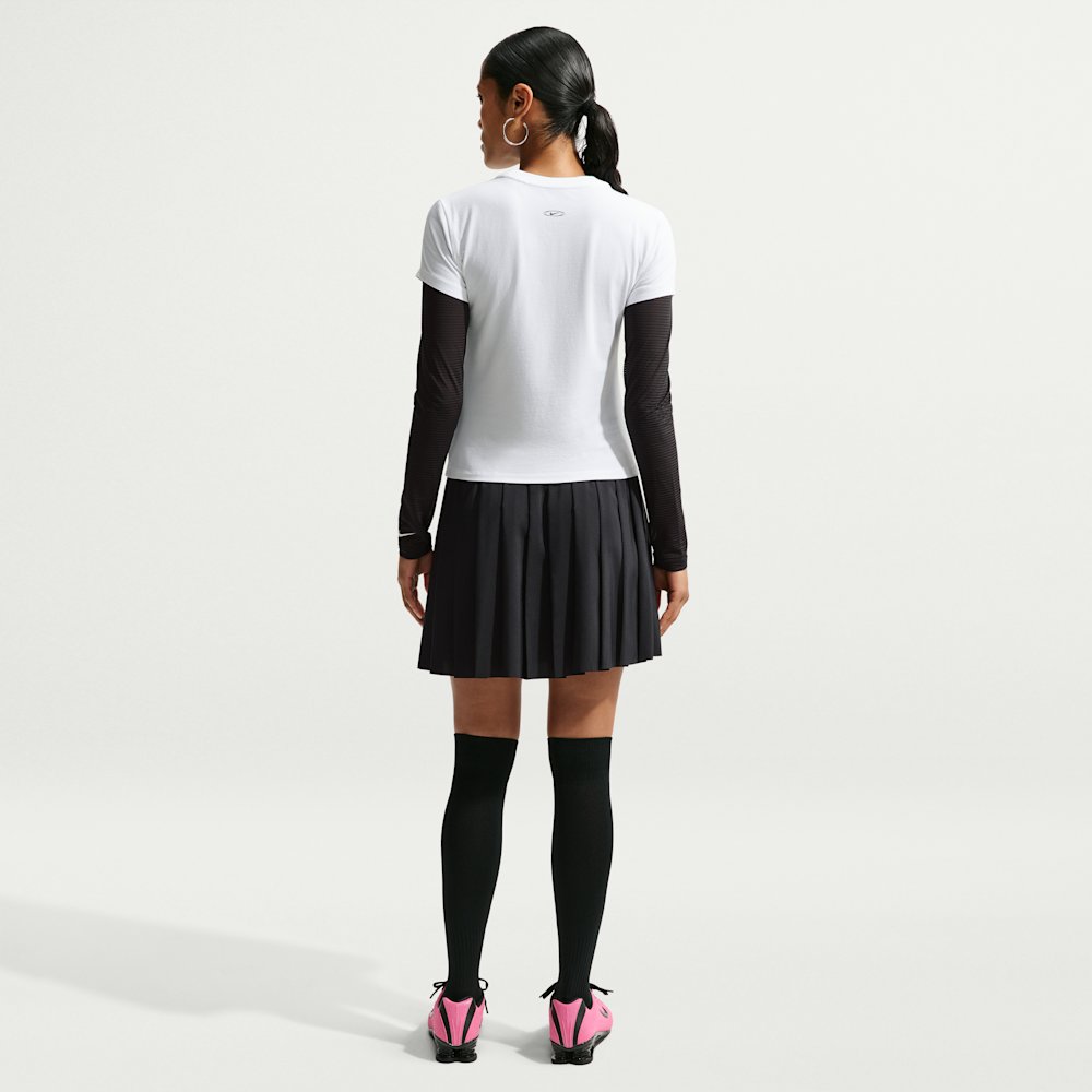 Футболка жіноча Nike Sportswear Chill Knit