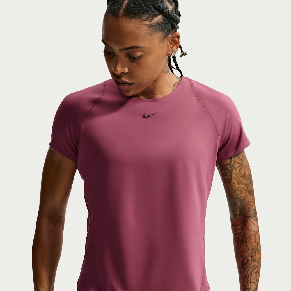 Футболка жіноча Nike Universa