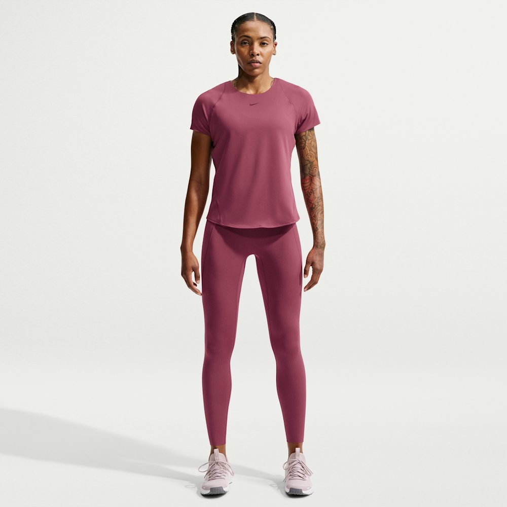 Футболка жіноча Nike Universa