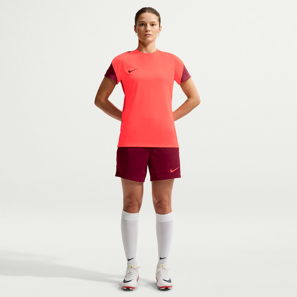 Шорти жіночі Nike Strike