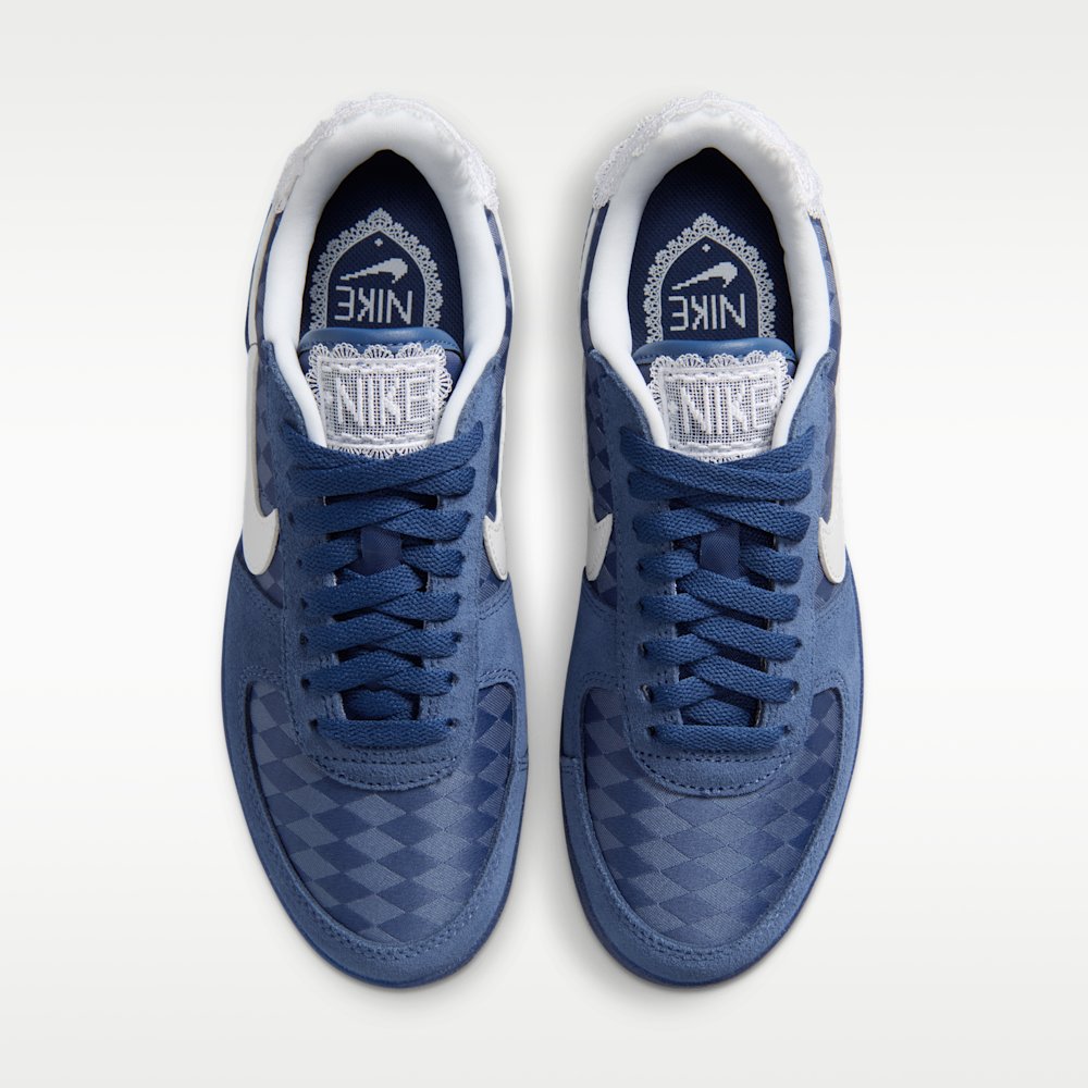 Кросівки жіночі Nike Field General