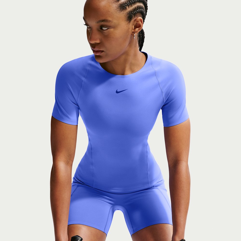 Футболка жіноча Nike Universa