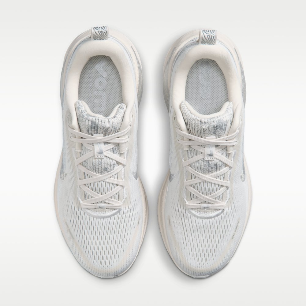 Кросівки для бігу жіночі Nike Vomero 18 SE