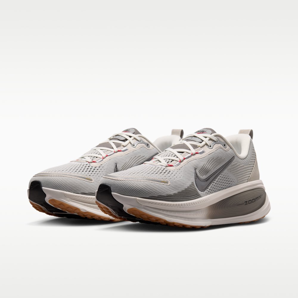 Кросівки для бігу чоловічі Nike Vomero 18